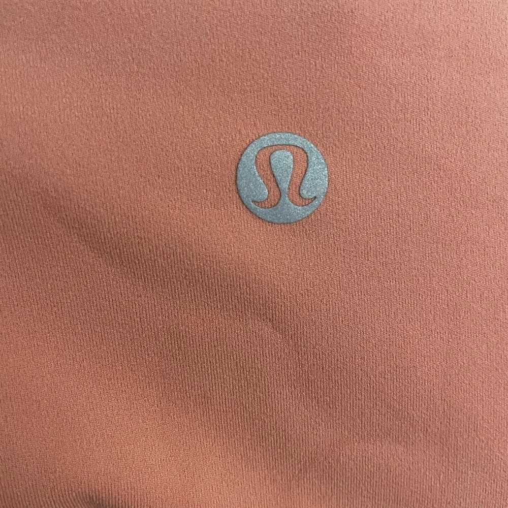 Lululemon High-Rise Pink Leggings - Picture 3 of 4